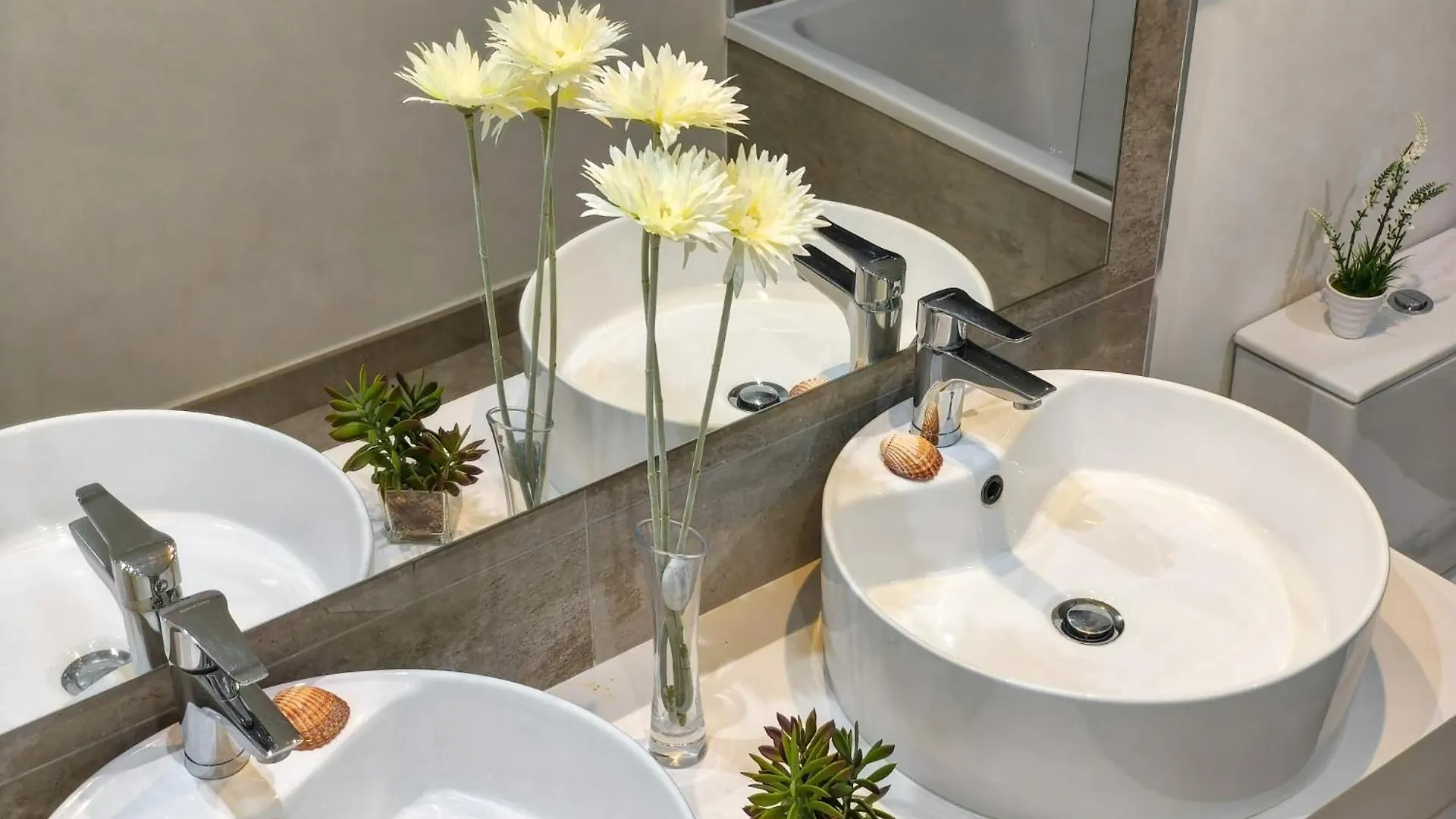 Lica Infinity Collection - Maranta Apartman Estepona